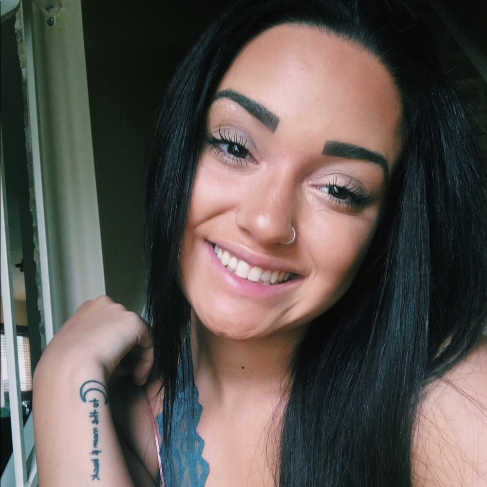 Meet your Posher, Olivia